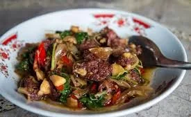 Boeuf au basilic thaï (kaprao), riz thai