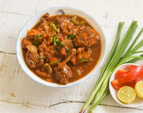 Canard sauté sauce Prikpao, riz thaï
